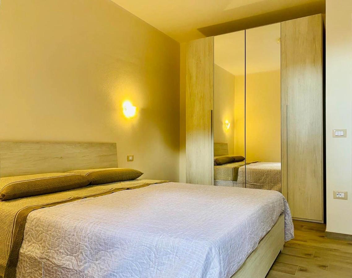 Nuova Residenza Dei 7 Pini A Pochi Passi Dal Mare Apartment Porto Pino Ngoại thất bức ảnh