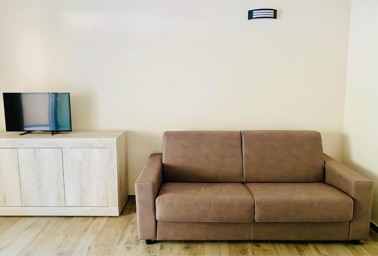 Nuova Residenza Dei 7 Pini A Pochi Passi Dal Mare Apartment Porto Pino Ngoại thất bức ảnh