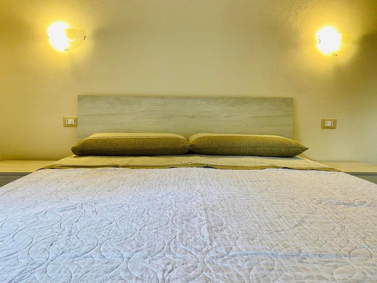 Nuova Residenza Dei 7 Pini A Pochi Passi Dal Mare Apartment Porto Pino Ngoại thất bức ảnh