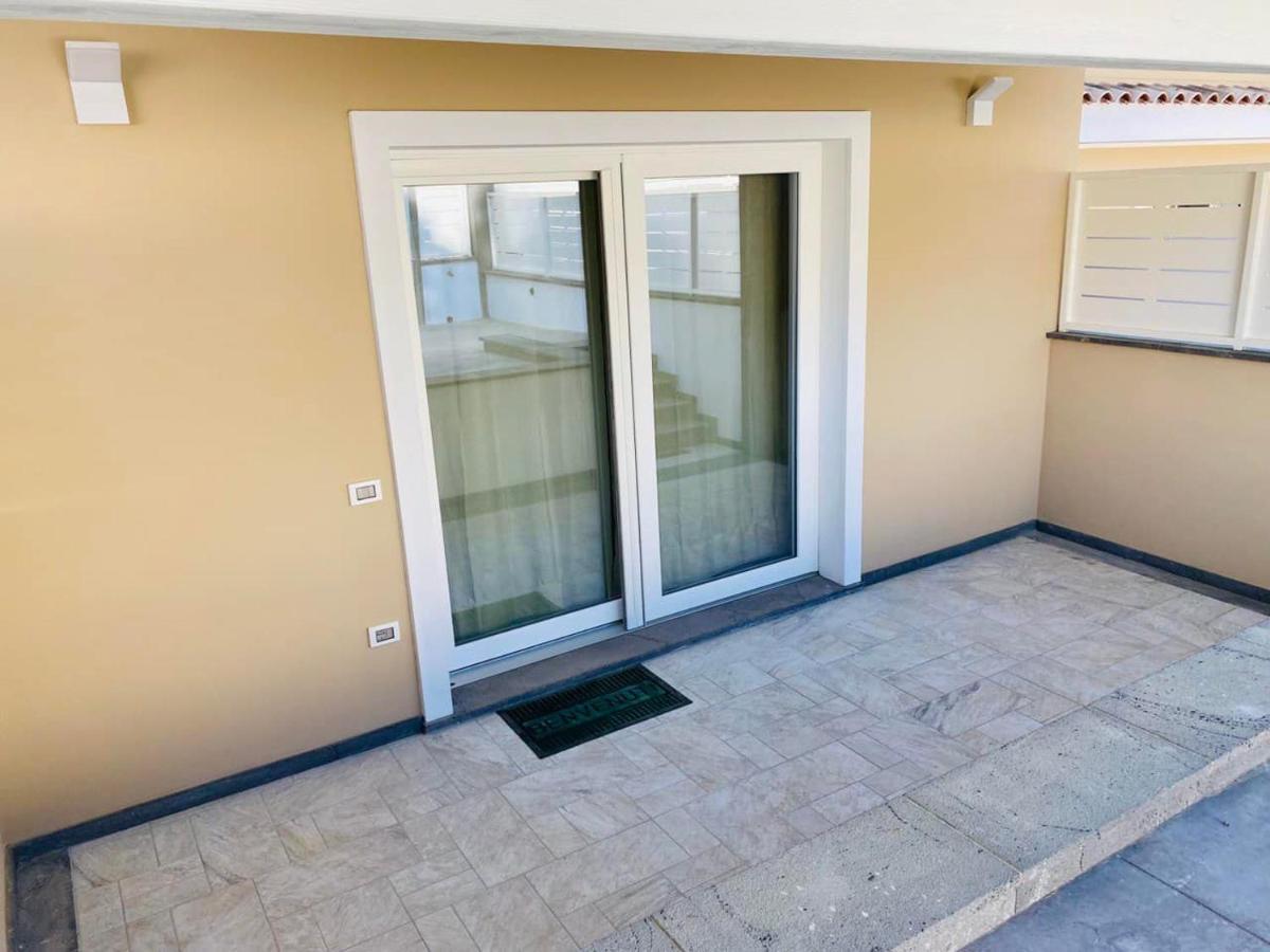 Nuova Residenza Dei 7 Pini A Pochi Passi Dal Mare Apartment Porto Pino Ngoại thất bức ảnh