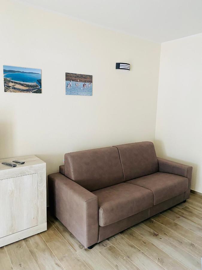 Nuova Residenza Dei 7 Pini A Pochi Passi Dal Mare Apartment Porto Pino Ngoại thất bức ảnh